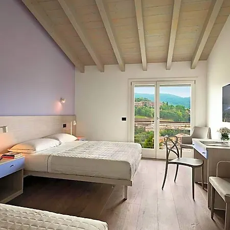 Hotel Caffe Maya 4*