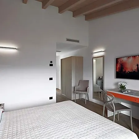 Hotel Caffe Maya Moltrasio