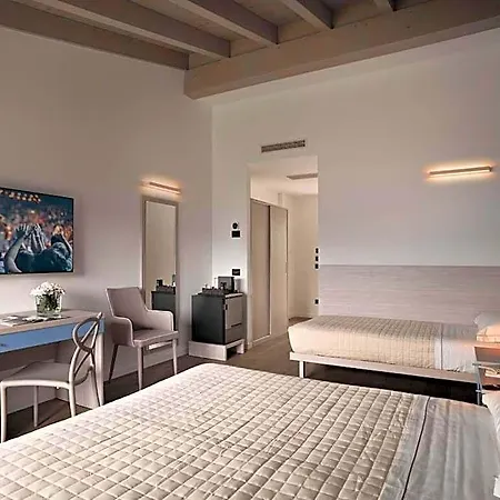 Hotel Caffe Maya Moltrasio