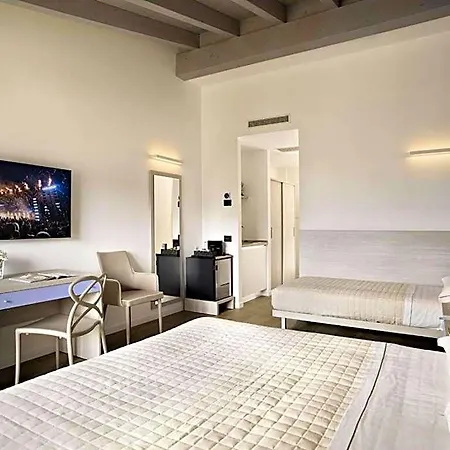 Caffe Maya Hotel 4*